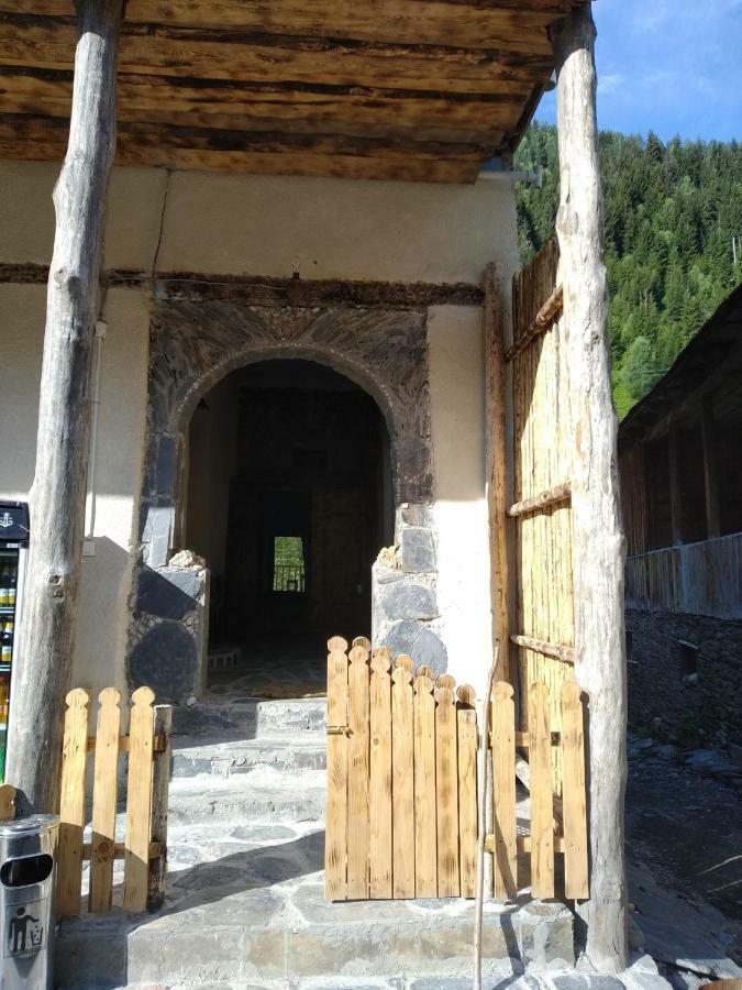 Raul Lushnu Darbaz Panzió Mestia Kültér fotó
